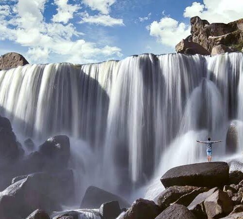 CATARATA DE PILLONES Y BOSQUE DE PIEDRAS